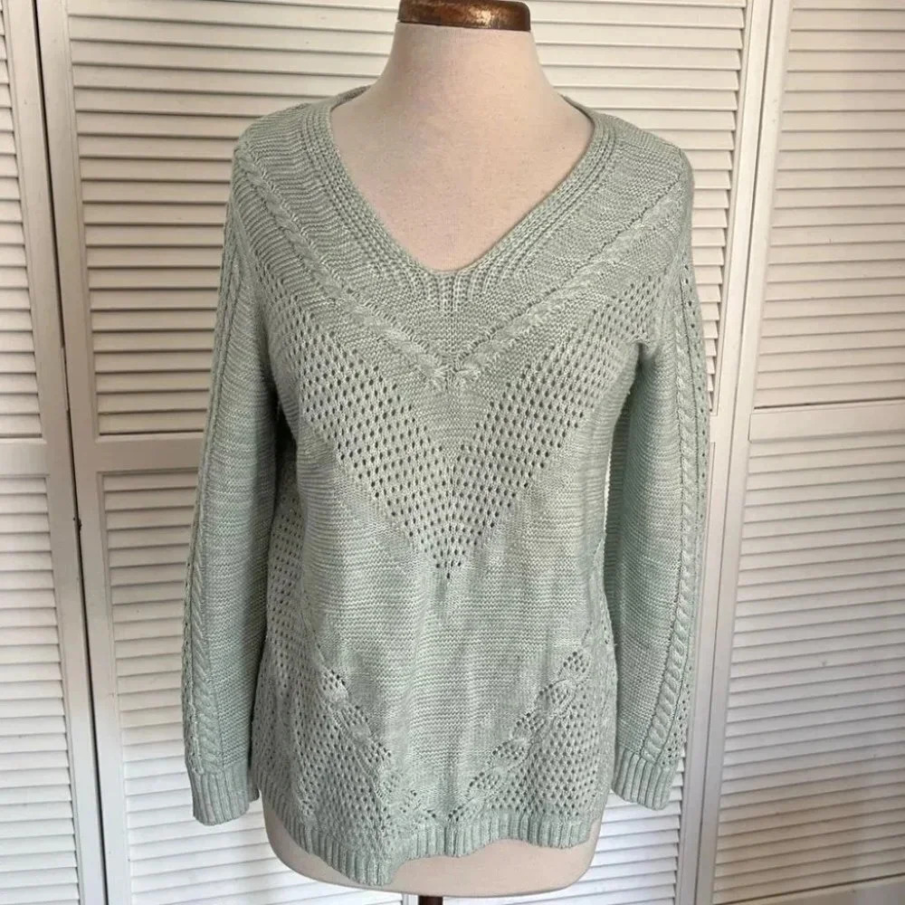 Chico’s sweater open knit v neck soft blue medium